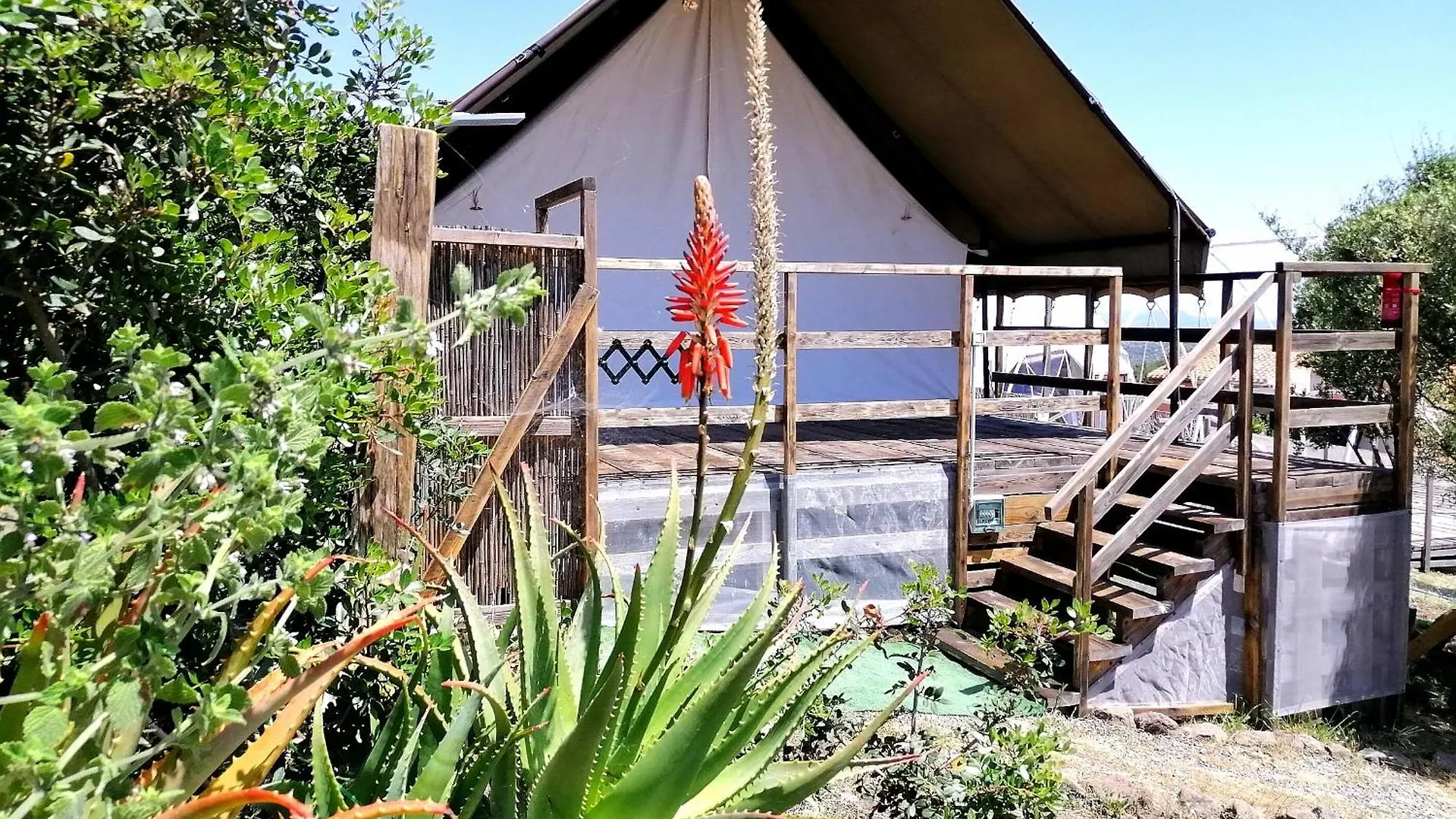 Bauernhof Agriturismo Glamping Erbe Matte SantʼAntìoco