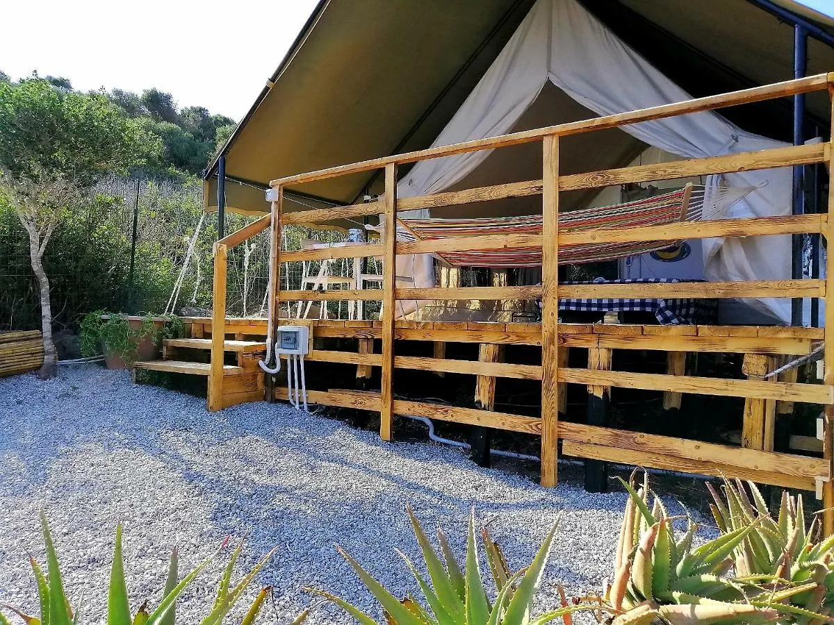 Bauernhof Agriturismo Glamping Erbe Matte SantʼAntìoco